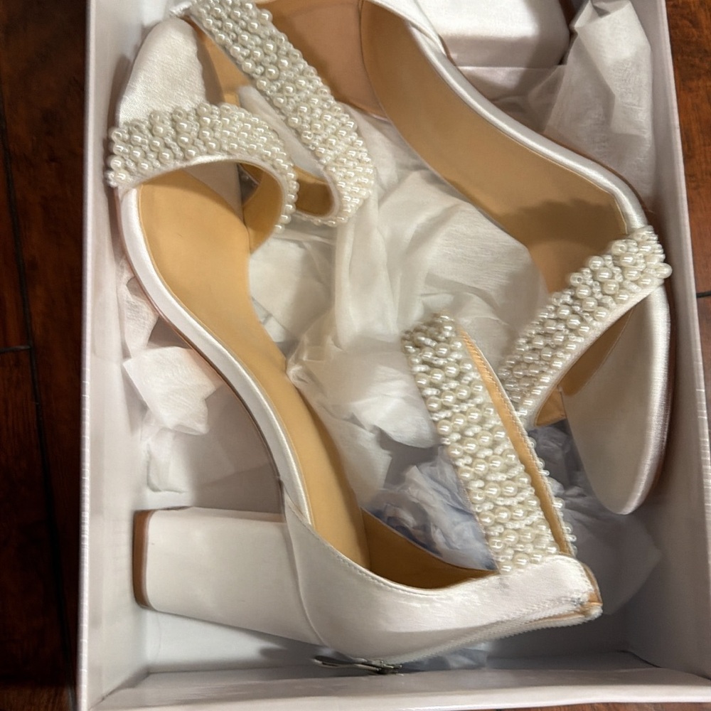 Elegant White Pearl-Embellished Women's Heels